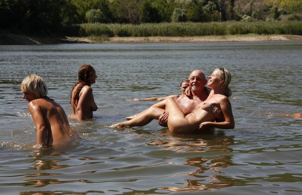 Naturist Family Event # 25 - Many beautiful people without clothes
