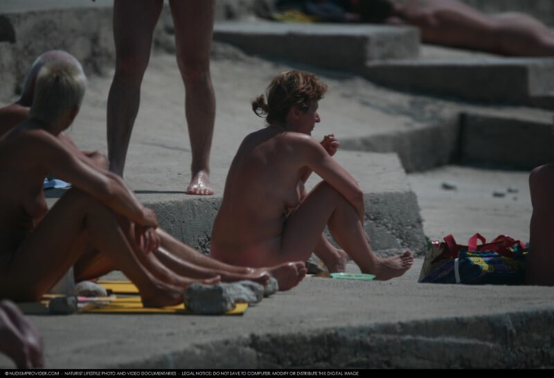 Nudist Rocky Family Angle gallery - Nudity as part of a life free from shame and fear of ones own nakedness