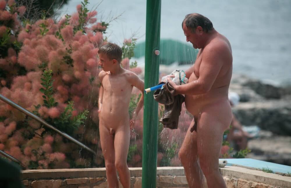 Naturist Shower Profiles pics - Nudists value simplicity and openness
