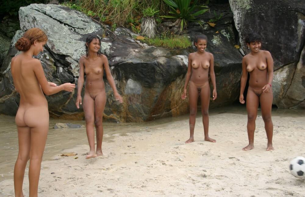 Brazilian Game Gathering gallery - Nature provides inspiration and energy for the lives of naturists
