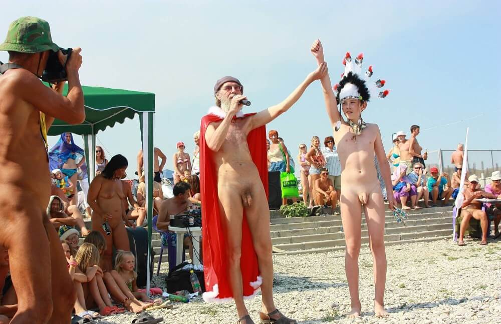 Native Headdress Dance pics - A space for those who seek bodily freedom