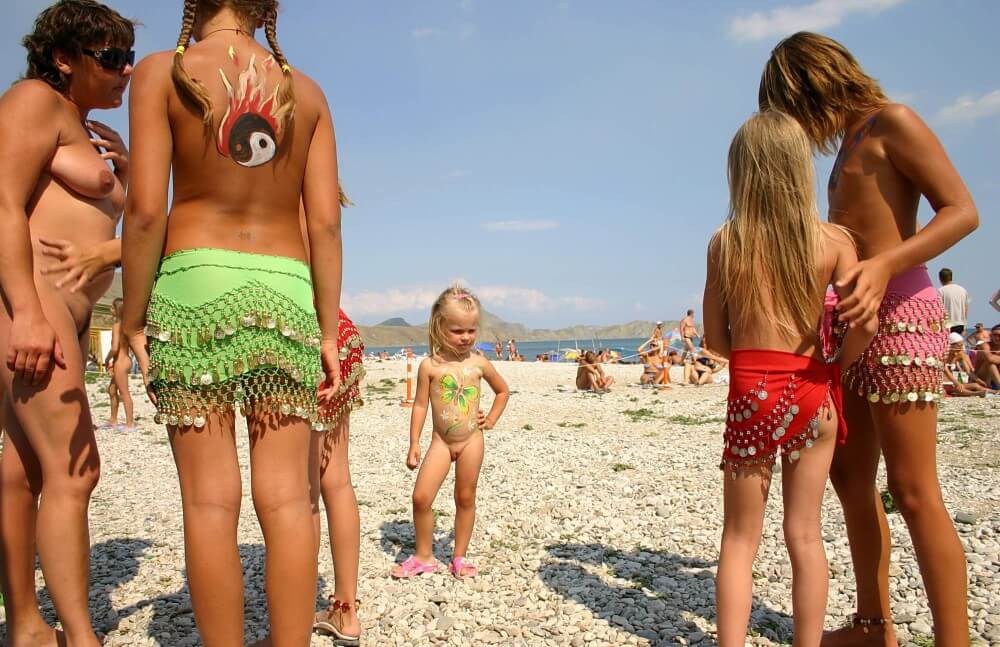 Pageant Model Profile One pics - Boundaries disappear in the world of naturism and nudism
