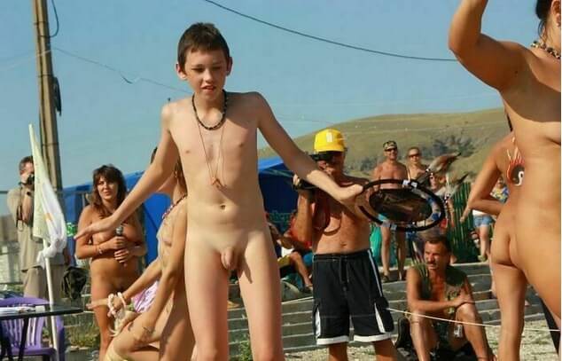 Nudists in Crimea photos - The benefits of naturist vacations