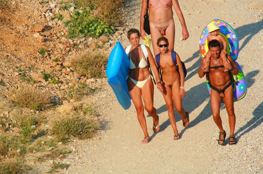 Ula FKK Beach Entry Hills pics - Naturism as a lifestyle and a way to connect with nature