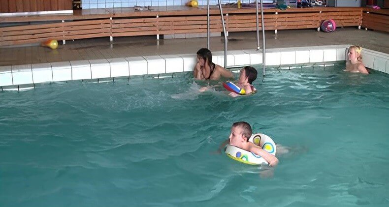 Swimming center club Full HD - Nudity is an expression of naturalness and sincerity