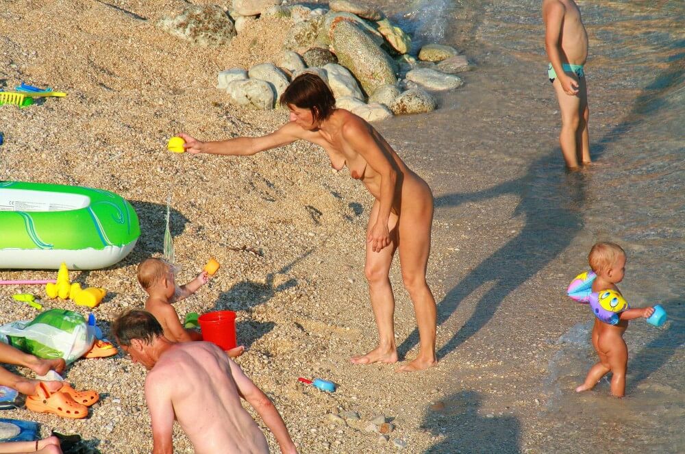 Ula Naturists Beach photo gallery - Simplicity and naturalness are important principles of nudism and naturism