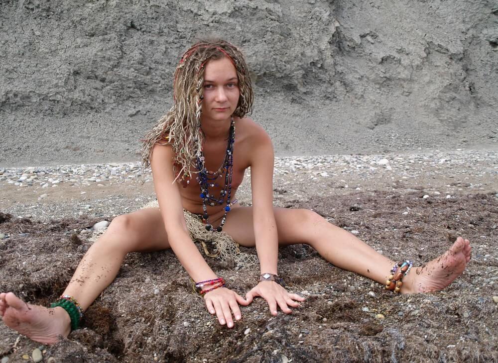 Naturists Rocky Stream Pixie Girls photos - Nudity as a natural aspect of human life