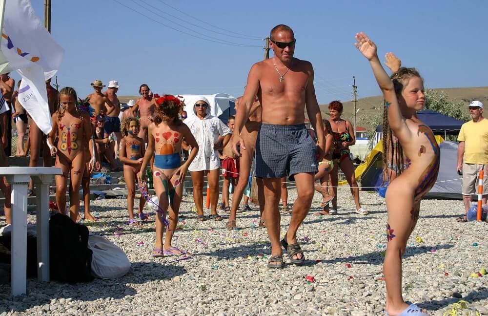 Beach Time Talent Show pics - Human nature in its original form