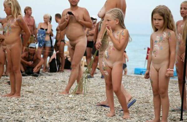 Nudism photo gallery # 1 - In naturism, sincerity and openness toward others are valued