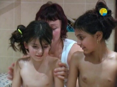 Naturist Freedom: Girls In Sauna upd - Advocates of naturism and nudism live in harmony with nature
