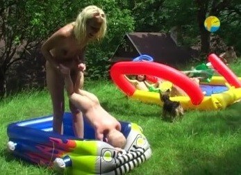 Naturist Freedom: Not only Skipping Ropes - The desire to be closer to nature and without clothes
