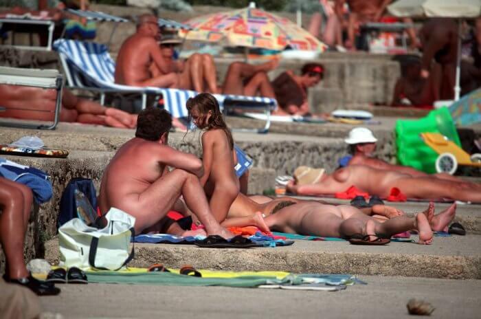 Passing Through Shores photo - Nudism helps overcome insecurities
