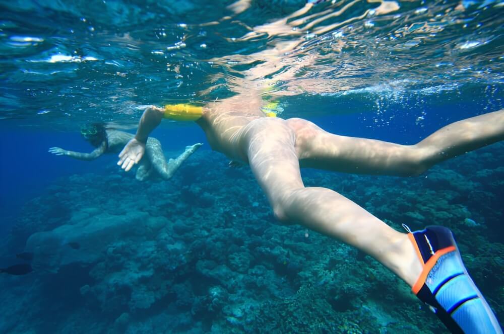 Nudism on the Red Sea photo gallery - A nudist values simplicity and naturalness in life