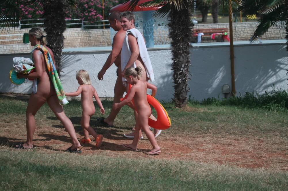 Naturist Family Movement pics - Living with joy and ease as part of the naturist and nudist lifestyle