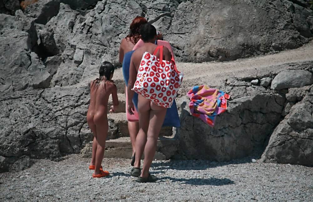 Calling To Go Home pics - Nudism and naturism promote inner happiness and harmony