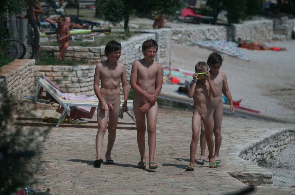 Shore walking nude - We have nothing against nudism per se