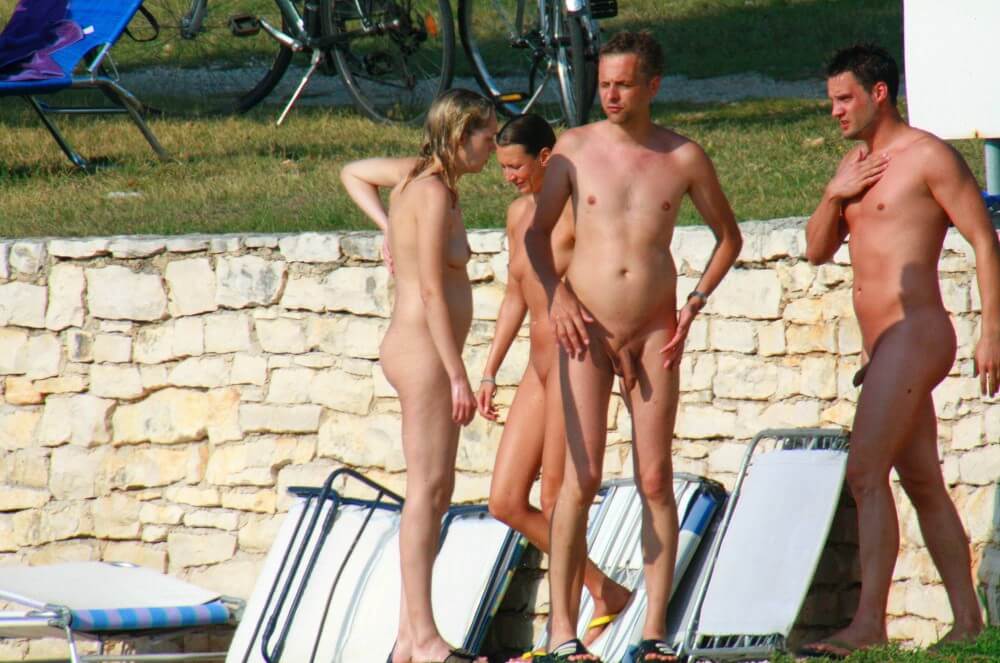 Ula FKK Couples Profile pics - Living with joy and ease is part of the naturist lifestyle