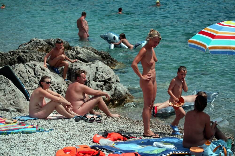 Rock Side Family Camping pics - Naturists love movement and activity