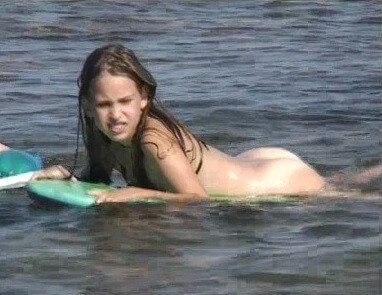 Naturistin: Julia and Hanna Am Meer - Nudism in the Modern World