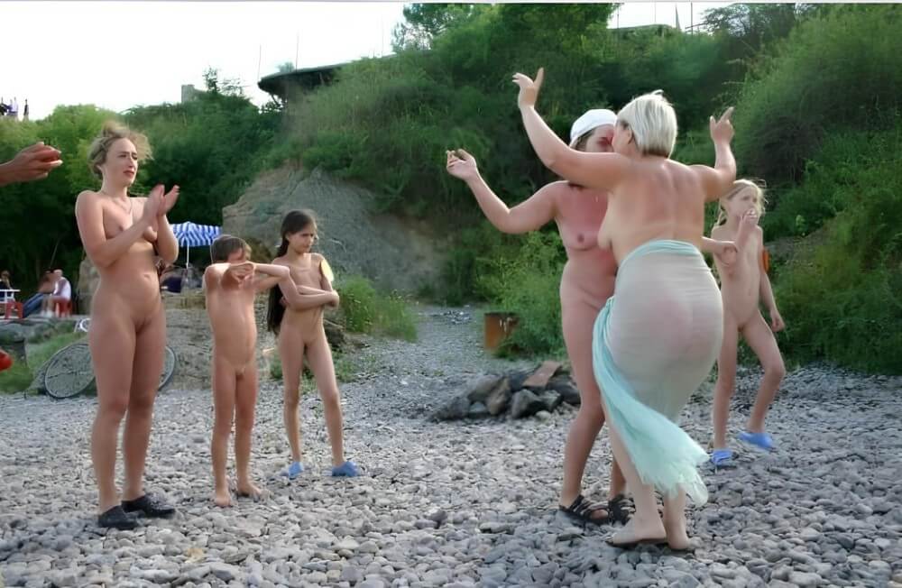 Dances on a beach pics - The body looks beautiful and natural in its natural, unadorned state