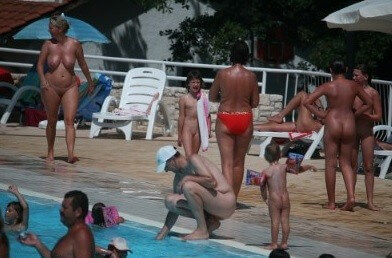 Enjoying The Sunny Pool gallery - Health is strengthened through naturism