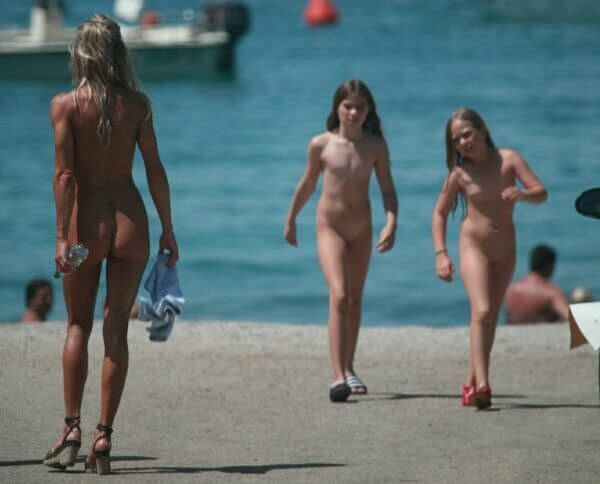 The nudism country photos - Nudism helps to overcome shyness and insecurities