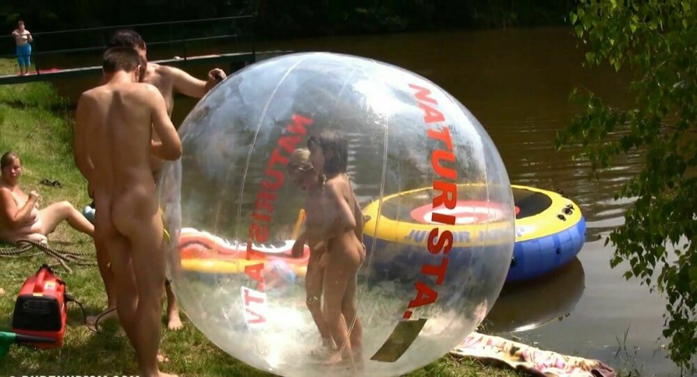 Daytime Family Picnic Full HD - Naturism promotes openness toward the body
