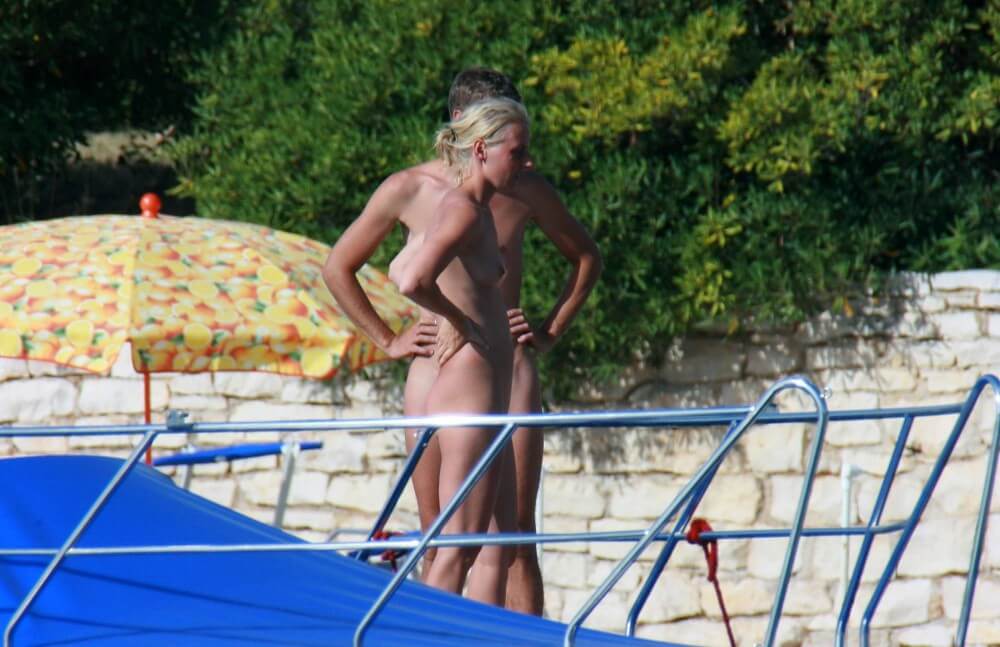 Casual Beachside Strolling pics - The desire to be closer to nature and without clothes