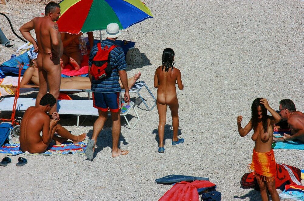 Uka FKK Beach Parenting Nudist beach pics - The lifestyle of naturist advocates and their community