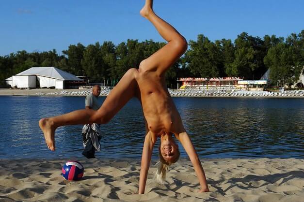 Enature presents - Support and mutual understanding are important in the nudism movement