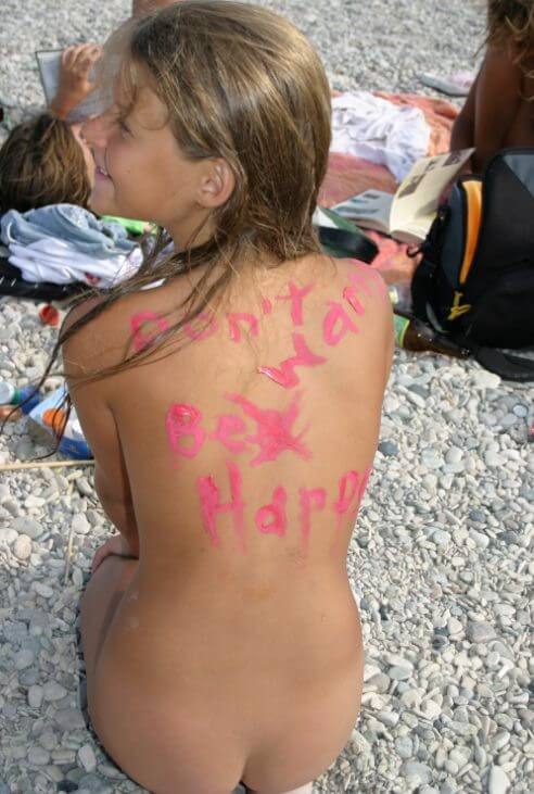 Osez vivre nu… Documentary naturism - Nudists and naturists: whats the difference?